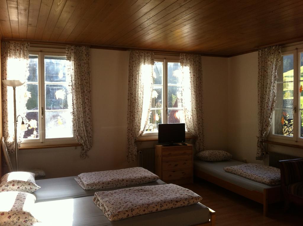 Gasthof Am Bach Bed and Breakfast Boltigen Habitación foto