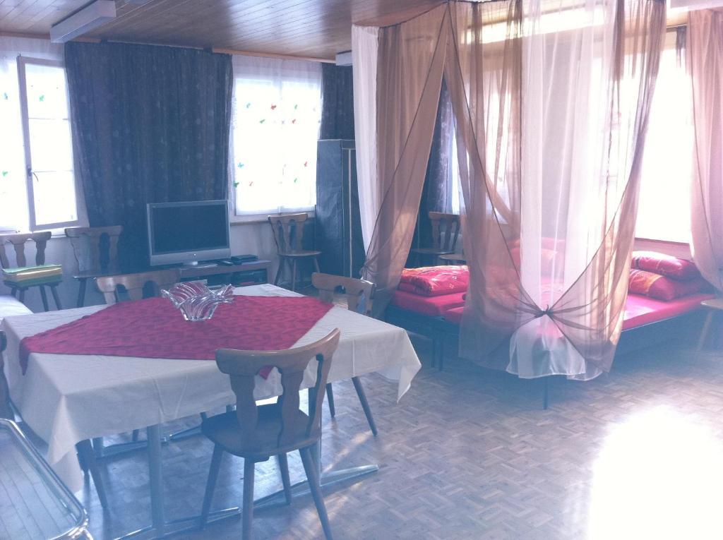 Gasthof Am Bach Bed and Breakfast Boltigen Habitación foto